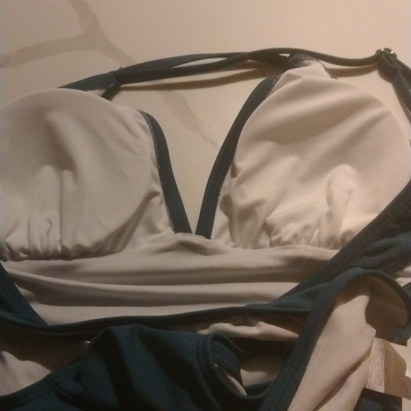 Design: This V Neck One Piece Swimsuit Features Spaghetti Straps And Cut Out. Se - Picture 7 of 7